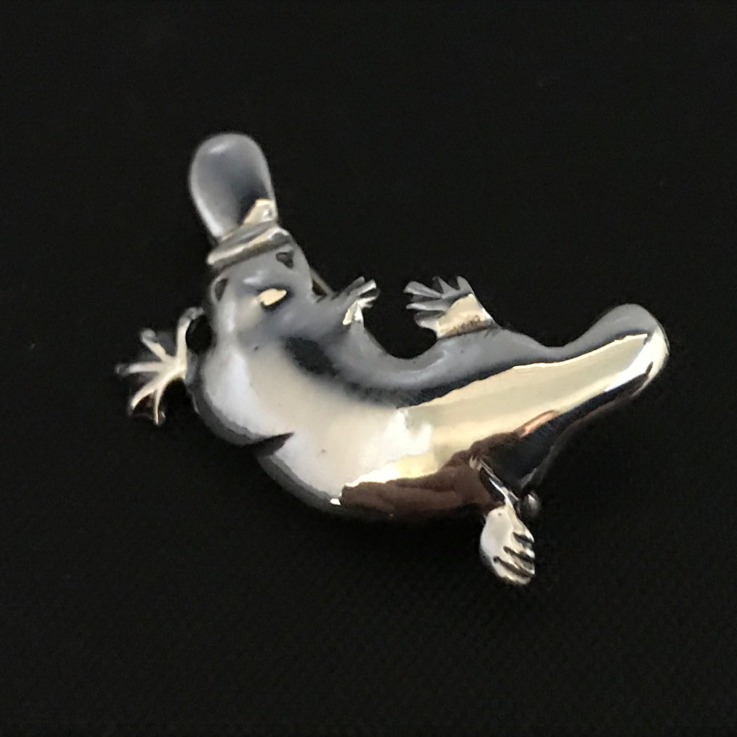 Platypus Brooch - solid sterling silver, Australian gift , Aussie souvenir, Australian jewellery