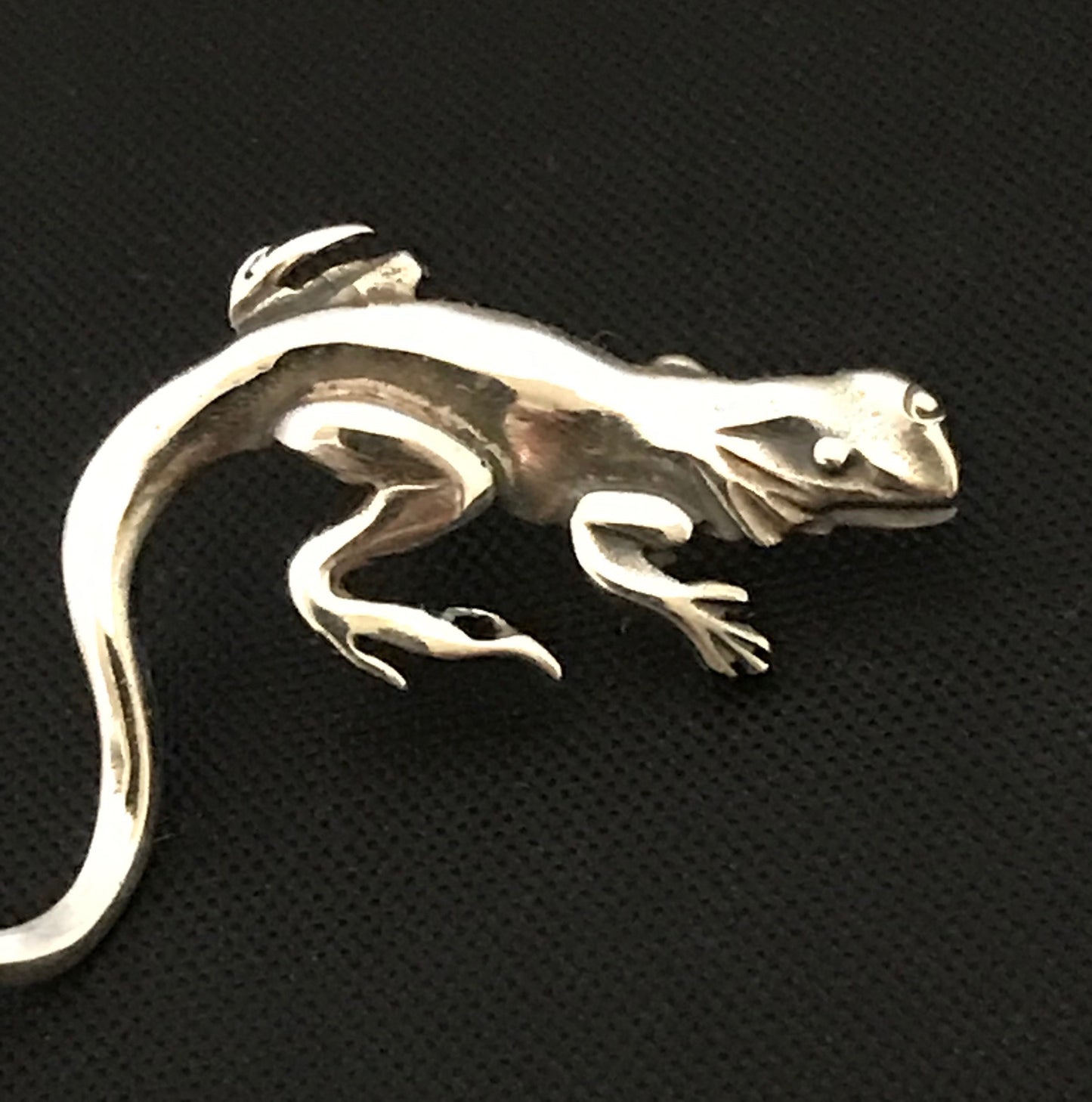 Lizard Lapel Pin- sterling silver(solid) Aussie Souvenir, Australian Gift