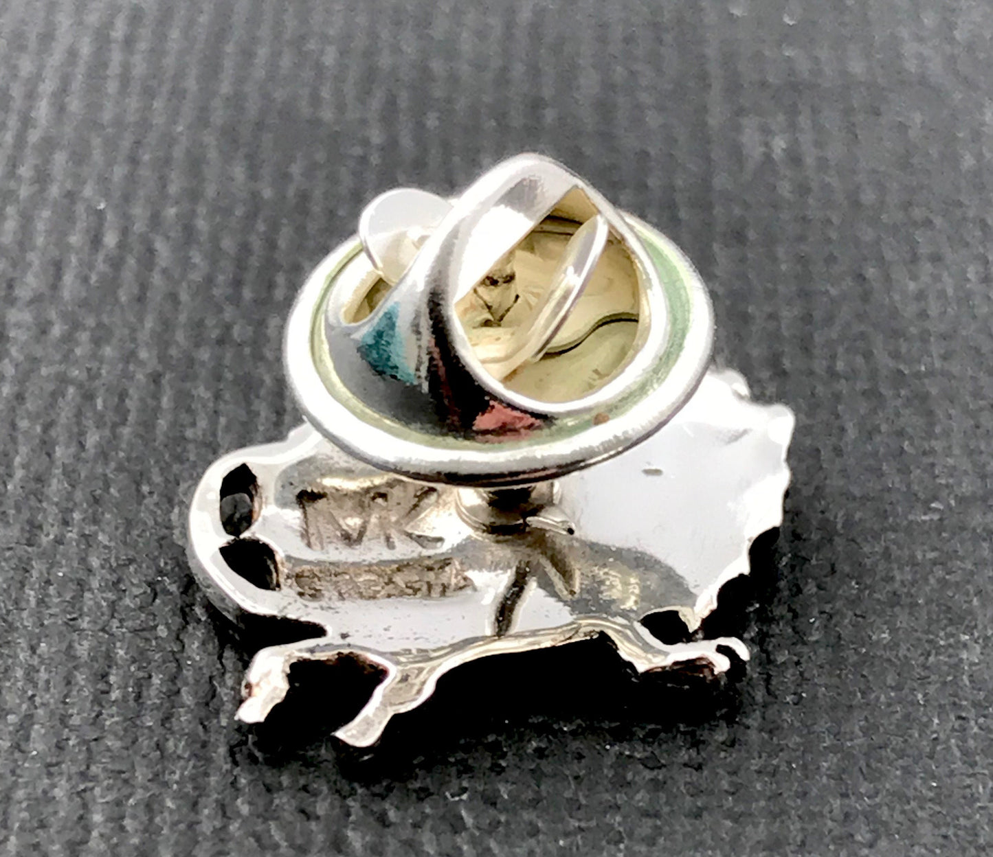 Frilly lizard pin - sterling silver 19mm