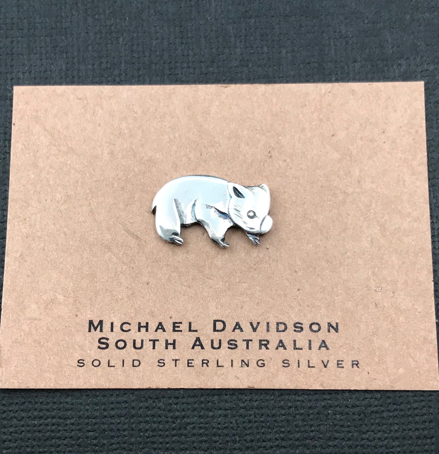 Wombat pin - sterling silver 19mm