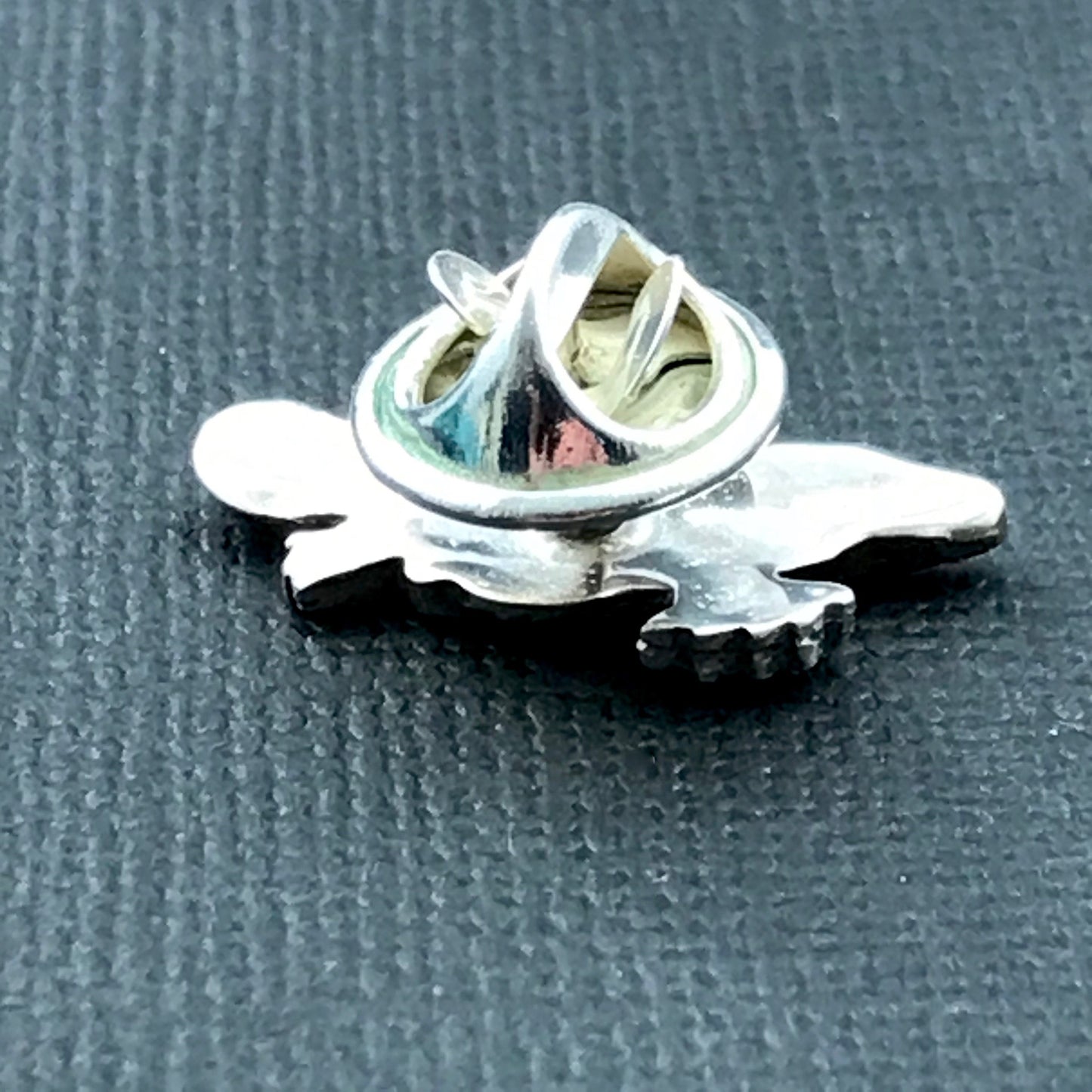 Platypus pin - sterling silver 19mm