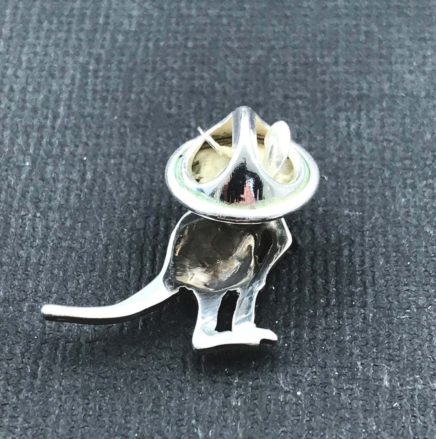 Kangaroo pin - sterling silver 19mm