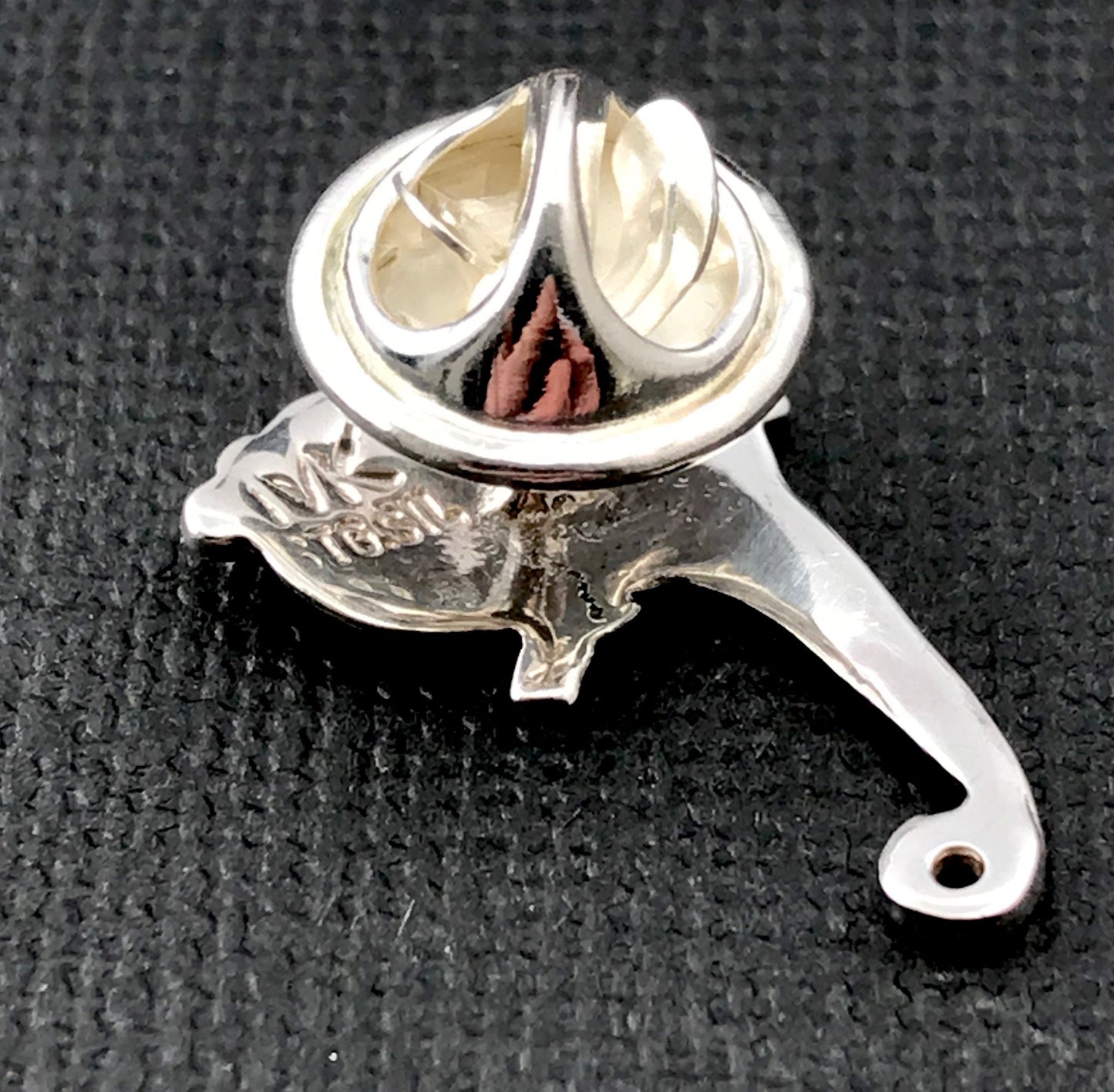 Possum pin - sterling silver 19mm