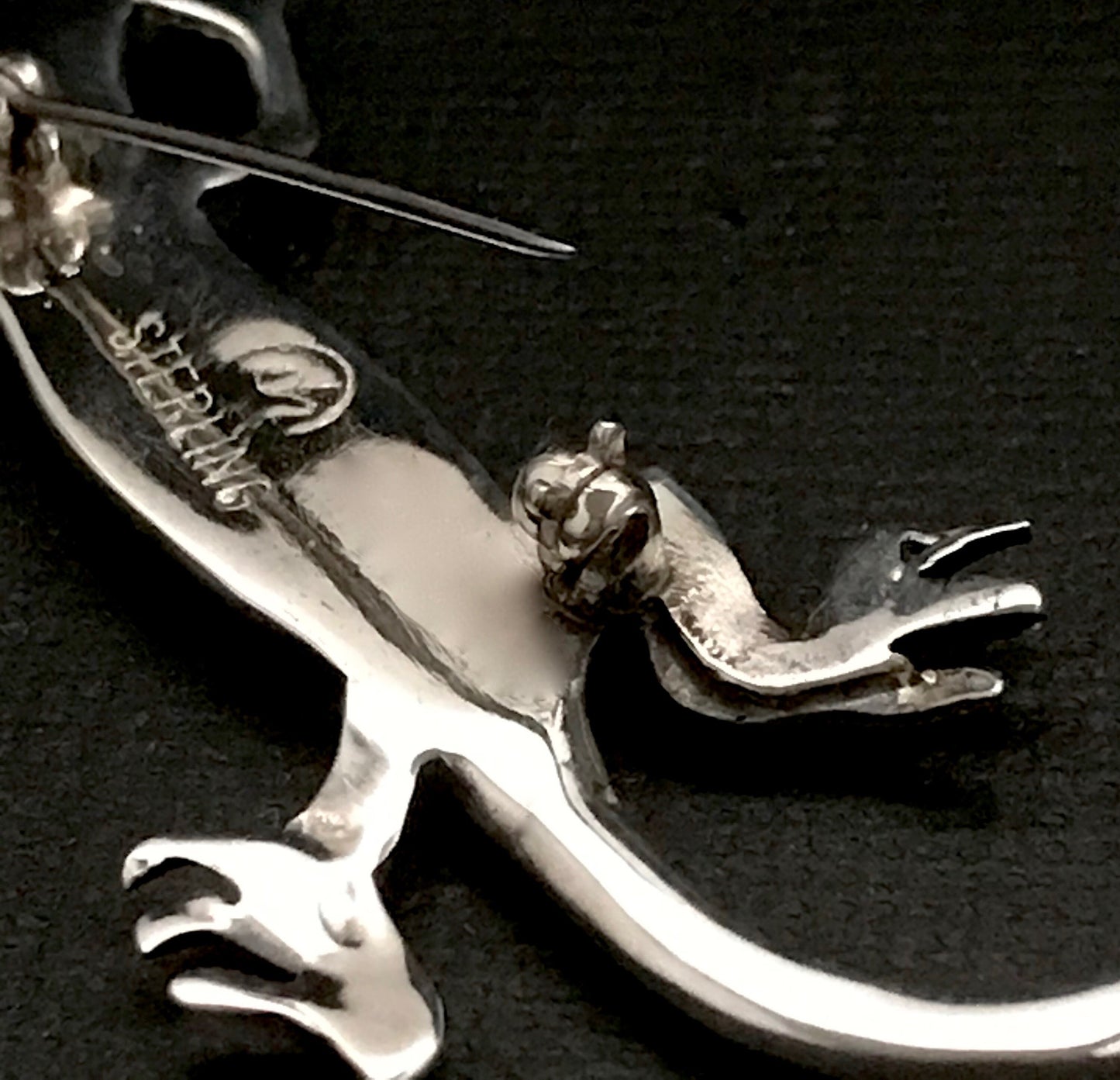 Lizard Brooch - solid Sterling Silver