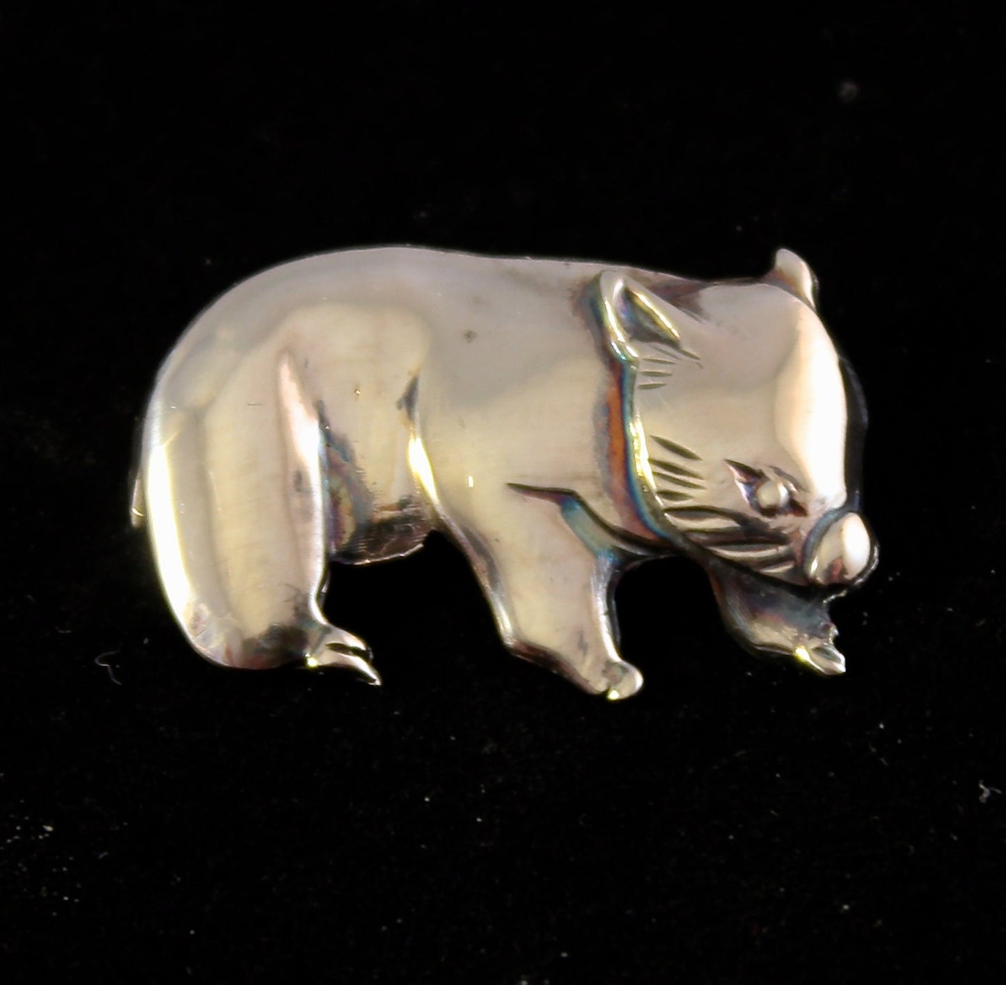 Wombat Brooch- solid sterling silver, Australian souvenir Aussie gift